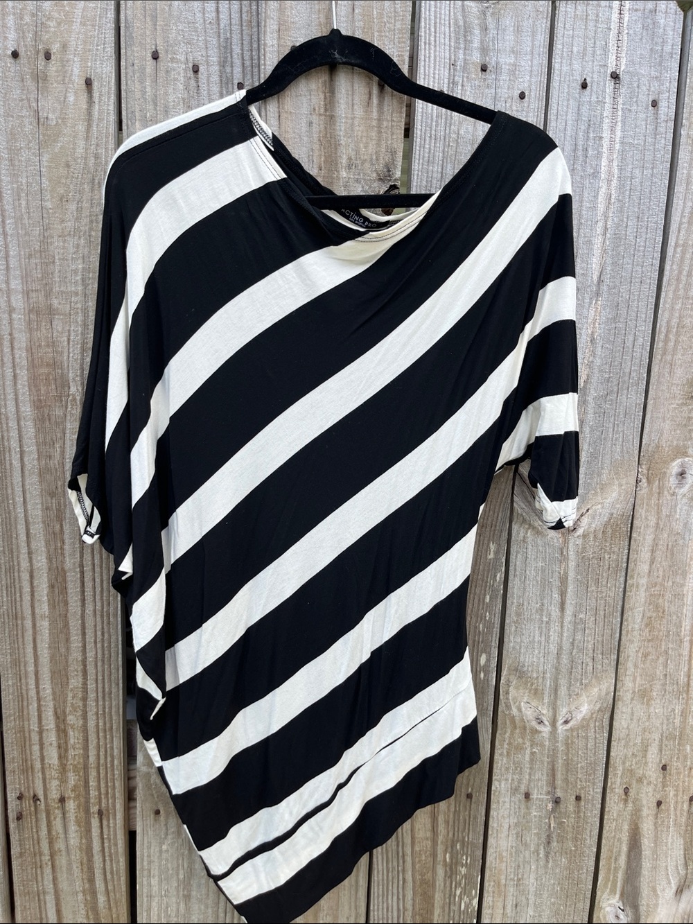 Acting Pro Black & White Diagonal Stripe Tunic